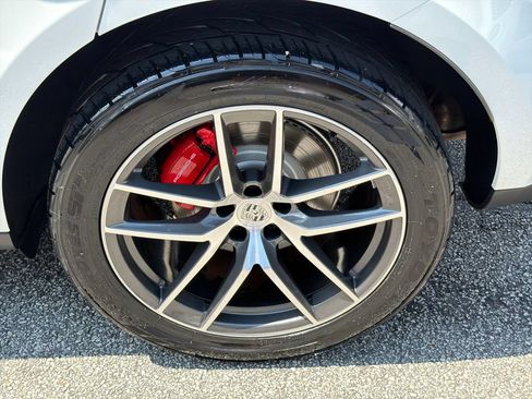 Used 2022 Porsche Macan S AWD/4WD image 19