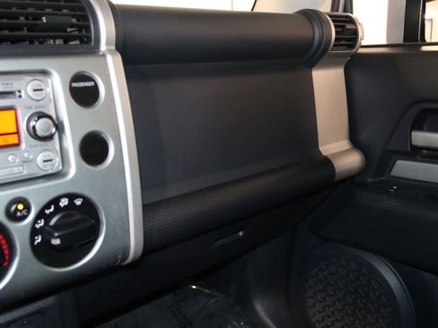 Used 2012 Toyota FJ Cruiser 4WD w/ Upgrade Pkg image 45