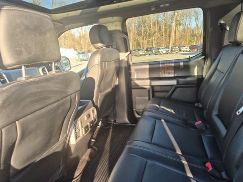 Used 2020 Ford F150 Lariat w/ Equipment Group 501A Mid image 11