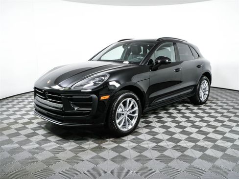 Certified 2026 Porsche Macan Turbo AWD/4WD image 1