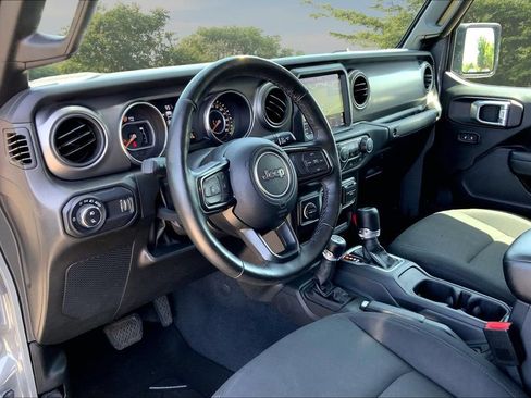 Used 2023 Jeep Gladiator Sport AWD/4WD image 18