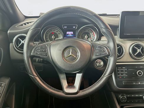 Used 2016 Mercedes-Benz GLA 250 image 18