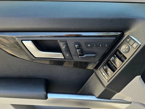 Used 2014 Mercedes-Benz GLK 350 2WD image 18