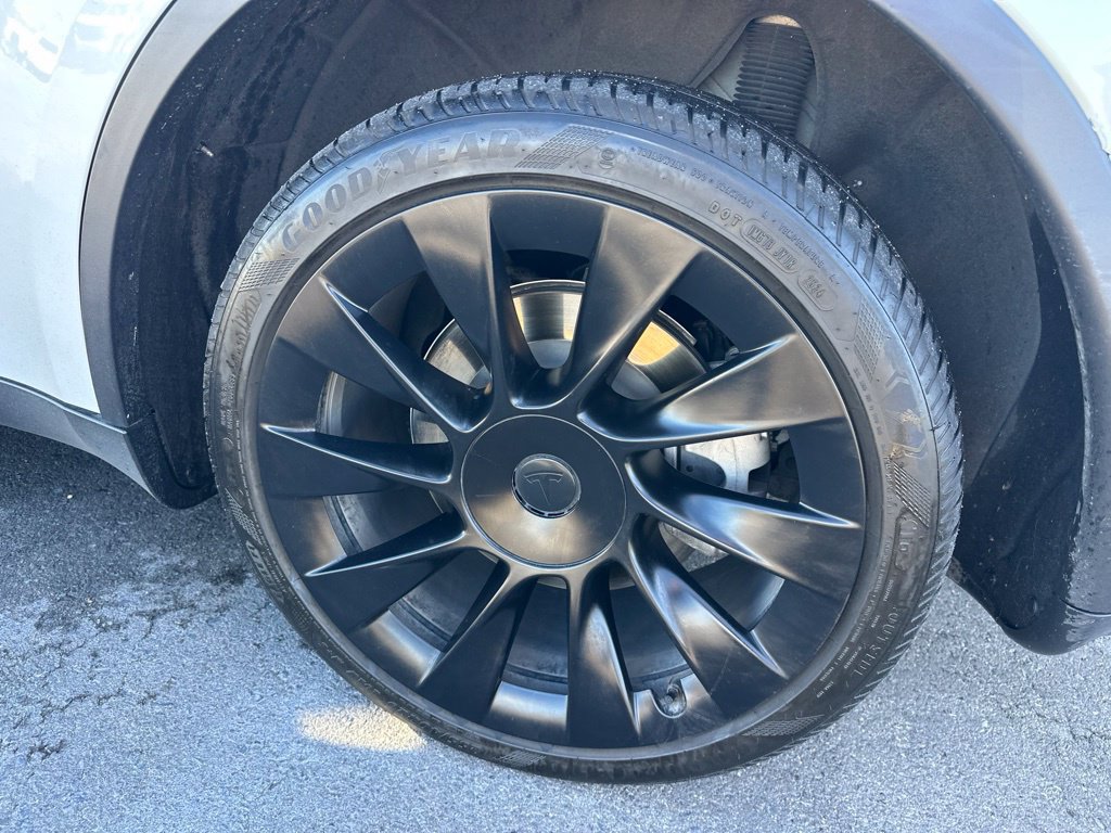 Used 2025 Tesla Model Y Long Range AWD/4WD image 6