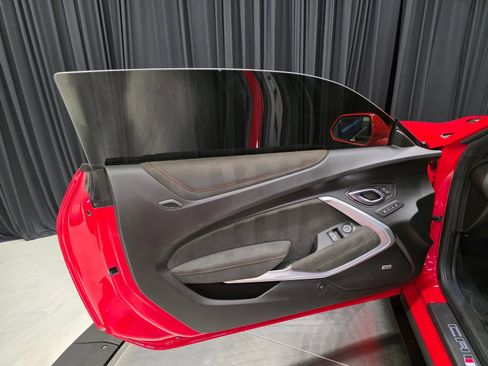 Used 2017 Chevrolet Camaro ZL1 RWD image 17