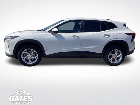 Used 2024 Chevrolet Trax LS w/ LS Convenience Package FWD image 6