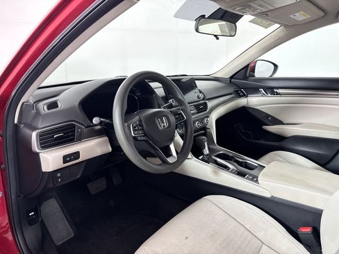 Used 2018 Honda Accord LX image 4