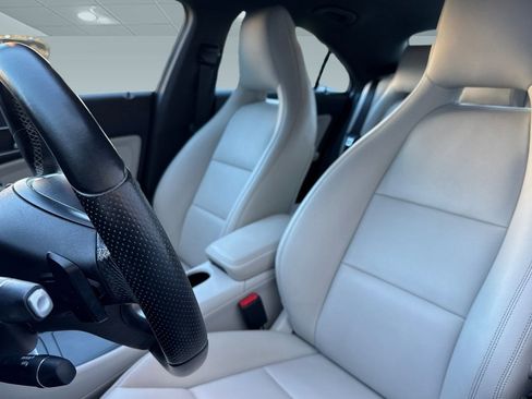 Used 2015 Mercedes-Benz CLA 250 image 20