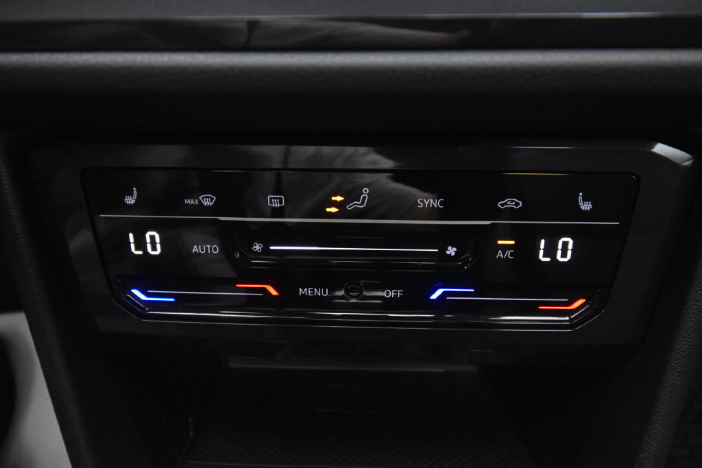 Used 2022 Volkswagen Tiguan SE FWD image 29