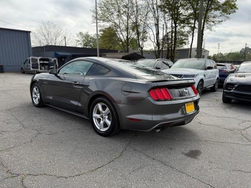 Used 2015 Ford Mustang Coupe image 9