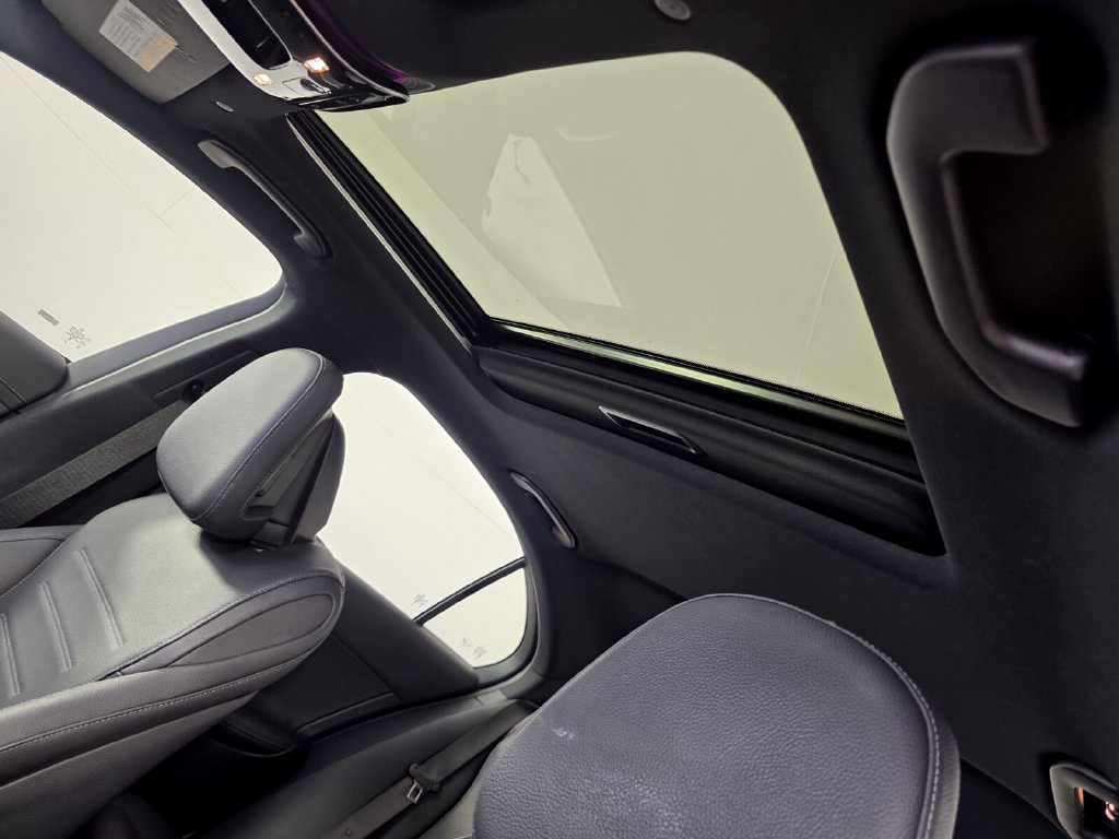 Certified 2024 Mercedes-Benz C 300 Sedan image 12