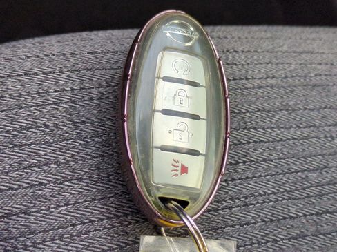 Used 2021 Nissan Rogue SV image 27