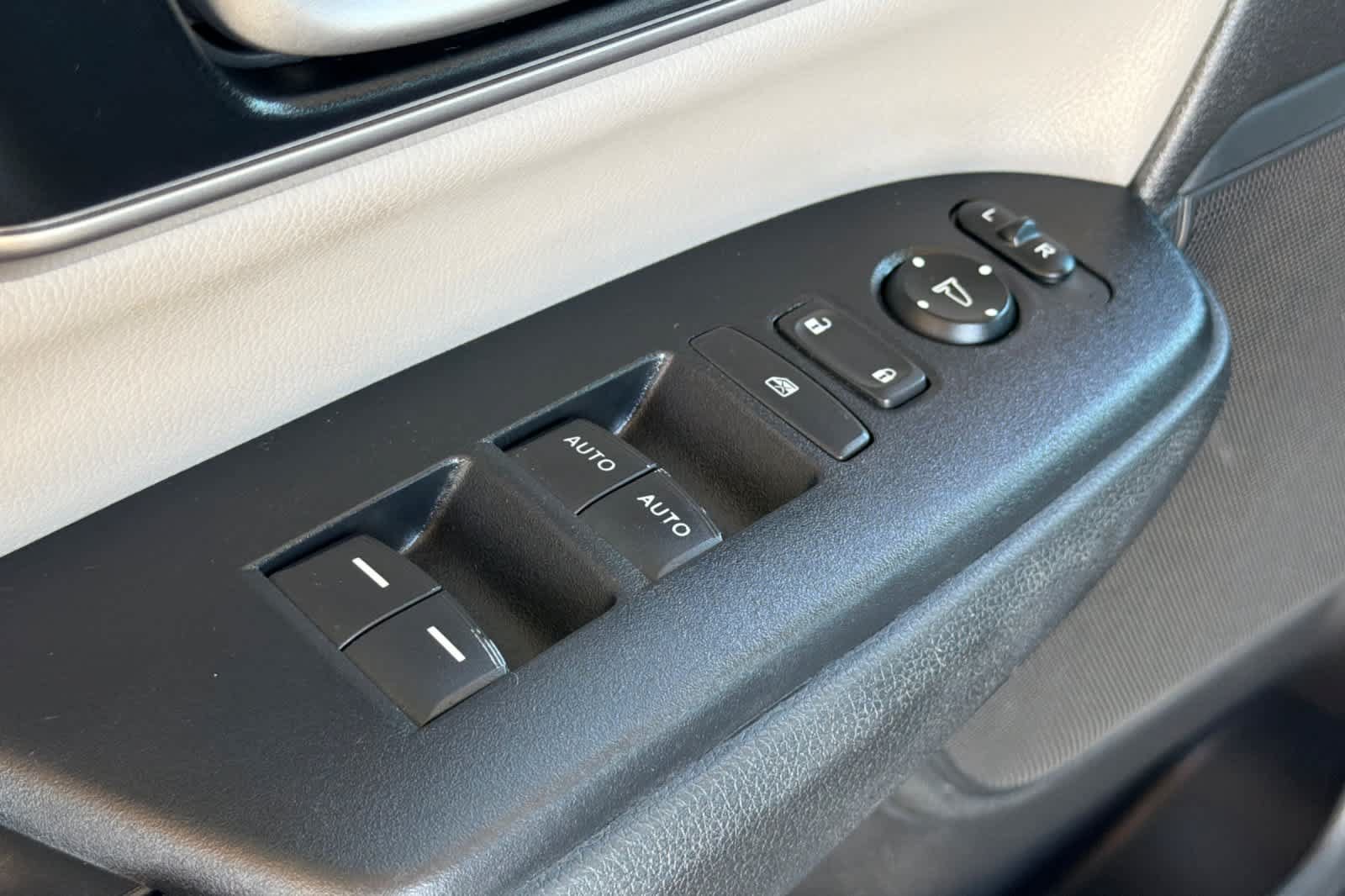 Used 2019 Honda CR-V Touring image 13