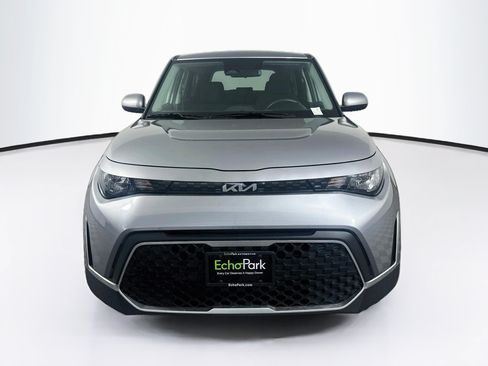 Used 2025 Kia Soul LX w/ LX Technology Package FWD image 2