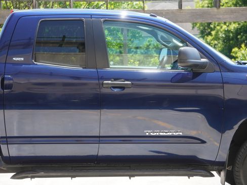 Used 2011 Toyota Tundra 4x4 Double Cab w/ TRD Off-Road Pkg image 24