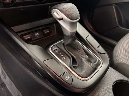 Used 2023 Kia Soul LX w/ Option Group 015 FWD image 38