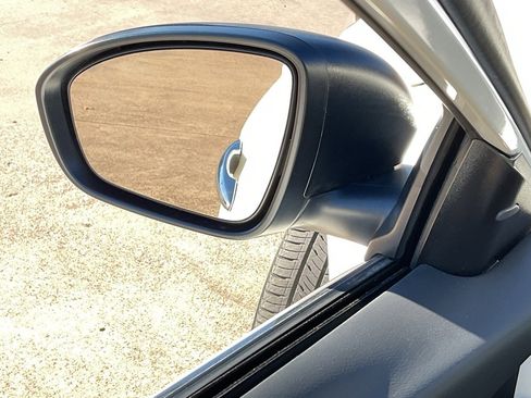 Used 2025 Nissan Altima 2.5 SV image 11