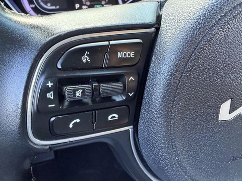 Used 2022 Kia Niro LXS FWD image 30