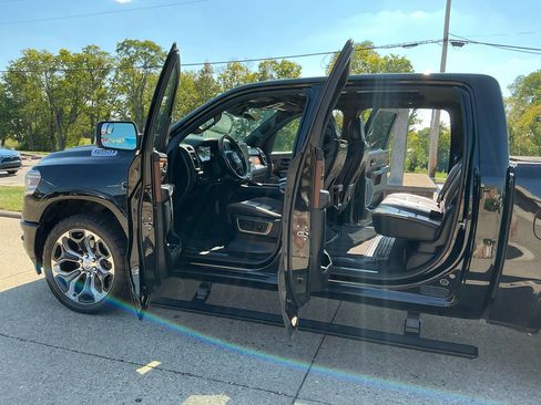 Used 2022 RAM 1500 Limited image 9