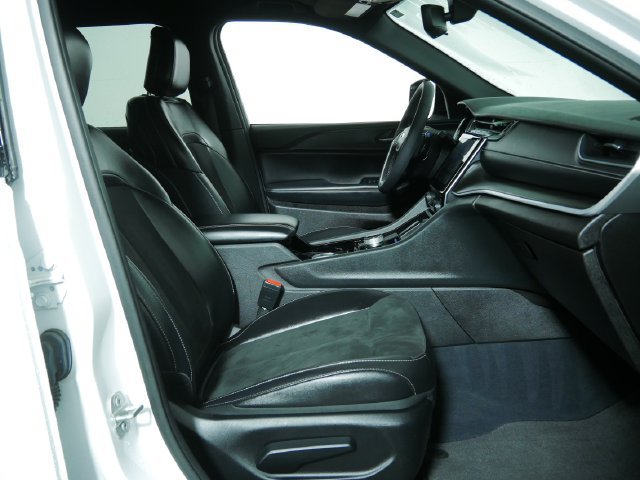 Used 2023 Jeep Grand Cherokee L Laredo AWD/4WD image 12