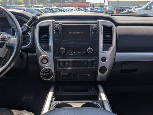 Used 2019 Nissan Titan PRO-4X AWD/4WD image 11