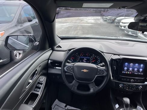 Used 2023 Chevrolet Traverse LT AWD/4WD image 19