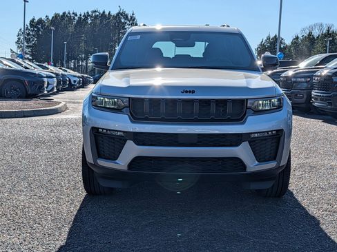New 2026 Jeep Grand Cherokee Limited w/ Limited Altitude Package RWD image 2