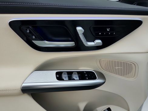 Certified 2025 Mercedes-Benz GLC 300 4MATIC image 24