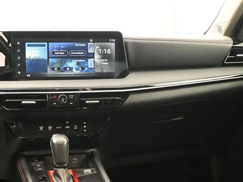 Certified 2025 Nissan Kicks SR FWD image 18