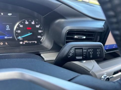Used 2023 Ford Explorer XLT w/ Equipment Group 202A AWD/4WD image 22