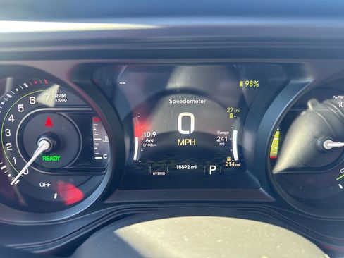 Certified 2025 Jeep Wrangler Unlimited Sahara image 19