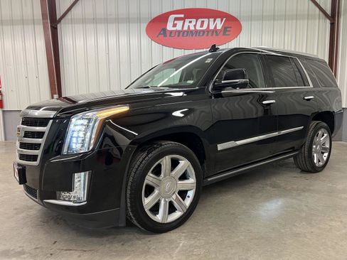 Used 2015 Cadillac Escalade Premium image 7