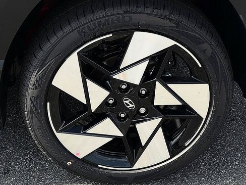 New 2027 Hyundai Kona Limited FWD image 6
