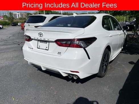 Used 2024 Toyota Camry SE AWD/4WD image 4