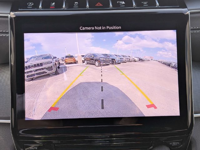 New 2027 Jeep Grand Cherokee Laredo RWD image 22