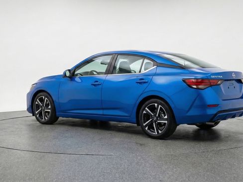 Used 2025 Nissan Sentra SV image 6