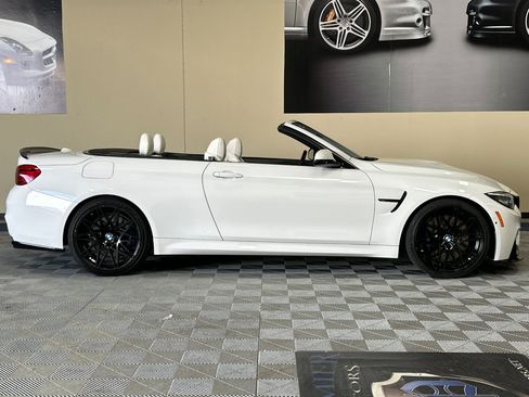 Used 2018 BMW M4 Convertible w/ Executive Package RWD image 3