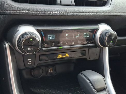 Used 2025 Toyota RAV4 XLE image 15