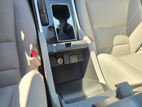 Used 2017 Honda Accord EX-L image 25