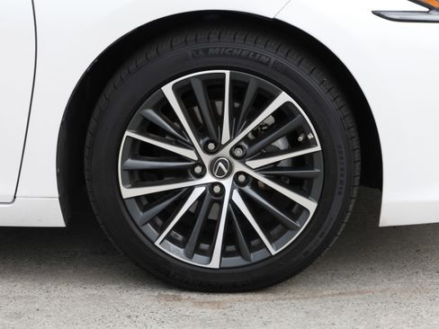 Used 2024 Lexus ES 350 w/ Premium Package image 11