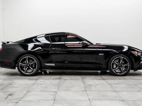 Used 2017 Ford Mustang GT Premium image 9