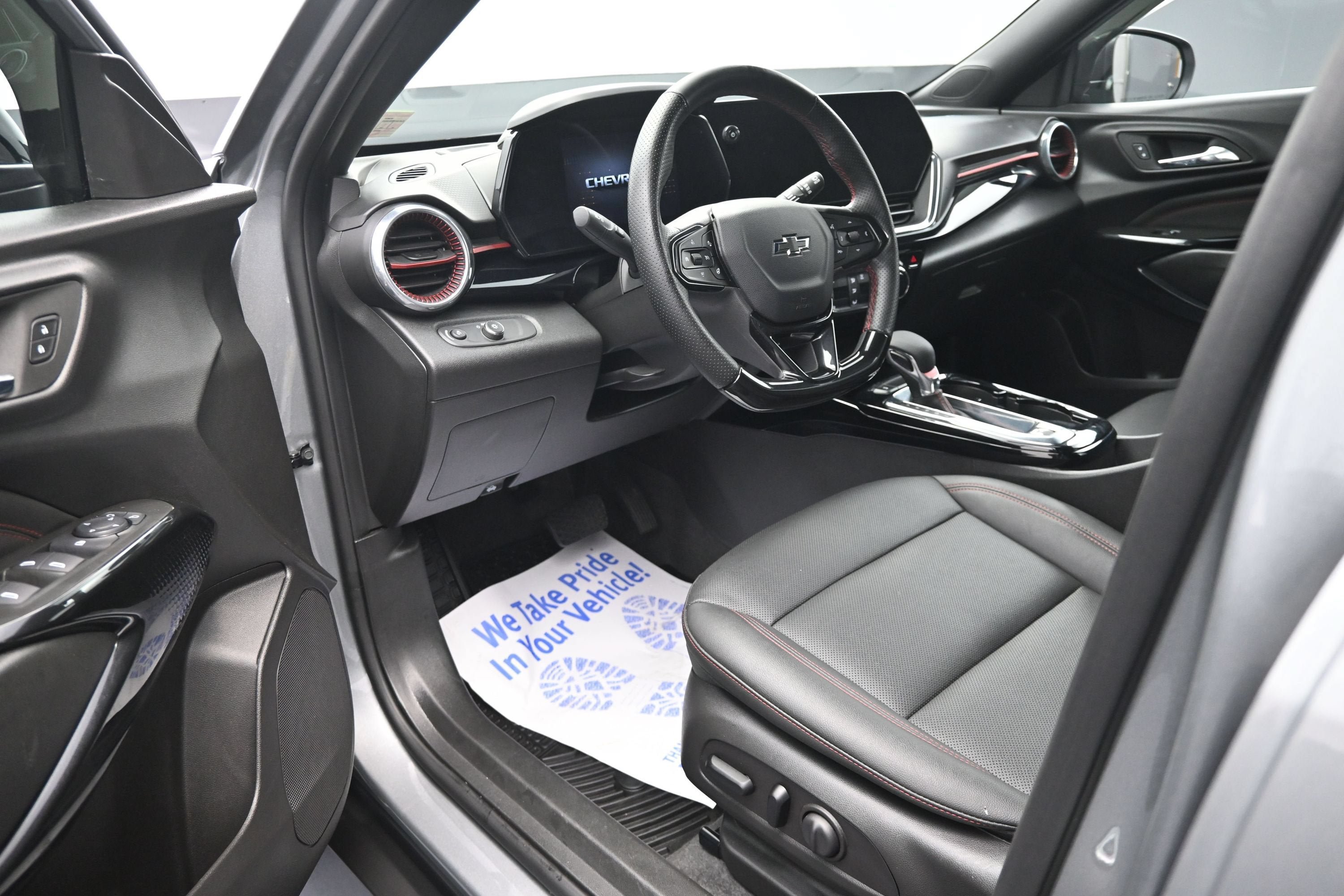 Used 2025 Chevrolet Trax RS w/ Driver Confidence Package FWD image 10