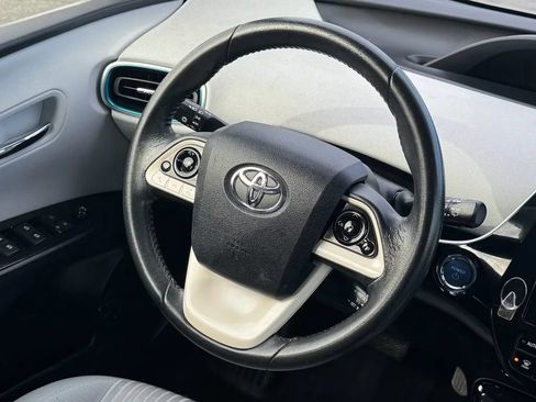 Used 2016 Toyota Prius Three Touring image 11