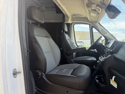 Used 2026 RAM ProMaster 2500 w/ Convenience Group FWD image 13