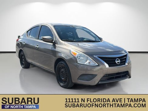 Used 2015 Nissan Versa SV FWD image 1