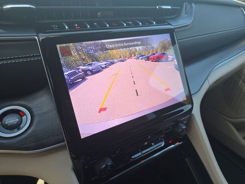 New 2025 Jeep Grand Cherokee L Limited RWD image 25