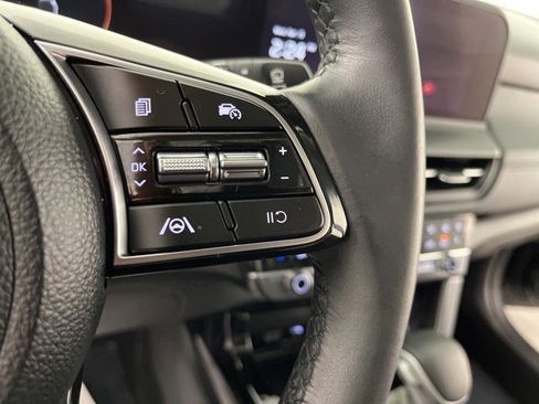 Used 2024 Kia Seltos EX image 17