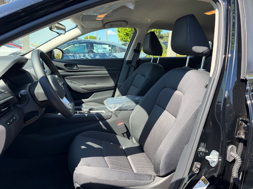 New 2026 Nissan Altima 2.5 SV FWD image 3