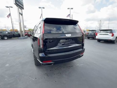 Certified 2024 Cadillac Escalade Sport AWD/4WD image 7