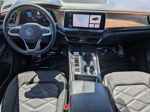 Used 2024 Volkswagen Atlas SE image 18